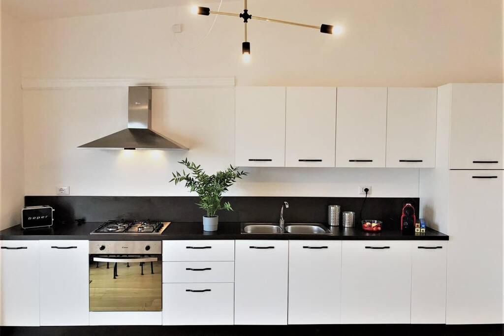 Luxus P4T Family 3 Bedroom With Pool, Tennis Court And Sauna ブリンディジ エクステリア 写真