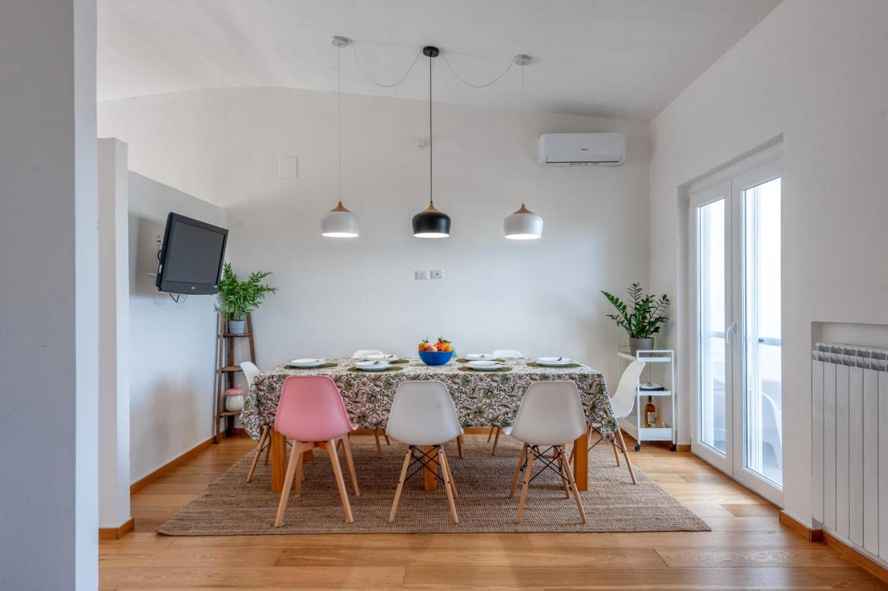 Luxus P4T Family 3 Bedroom With Pool, Tennis Court And Sauna ブリンディジ エクステリア 写真